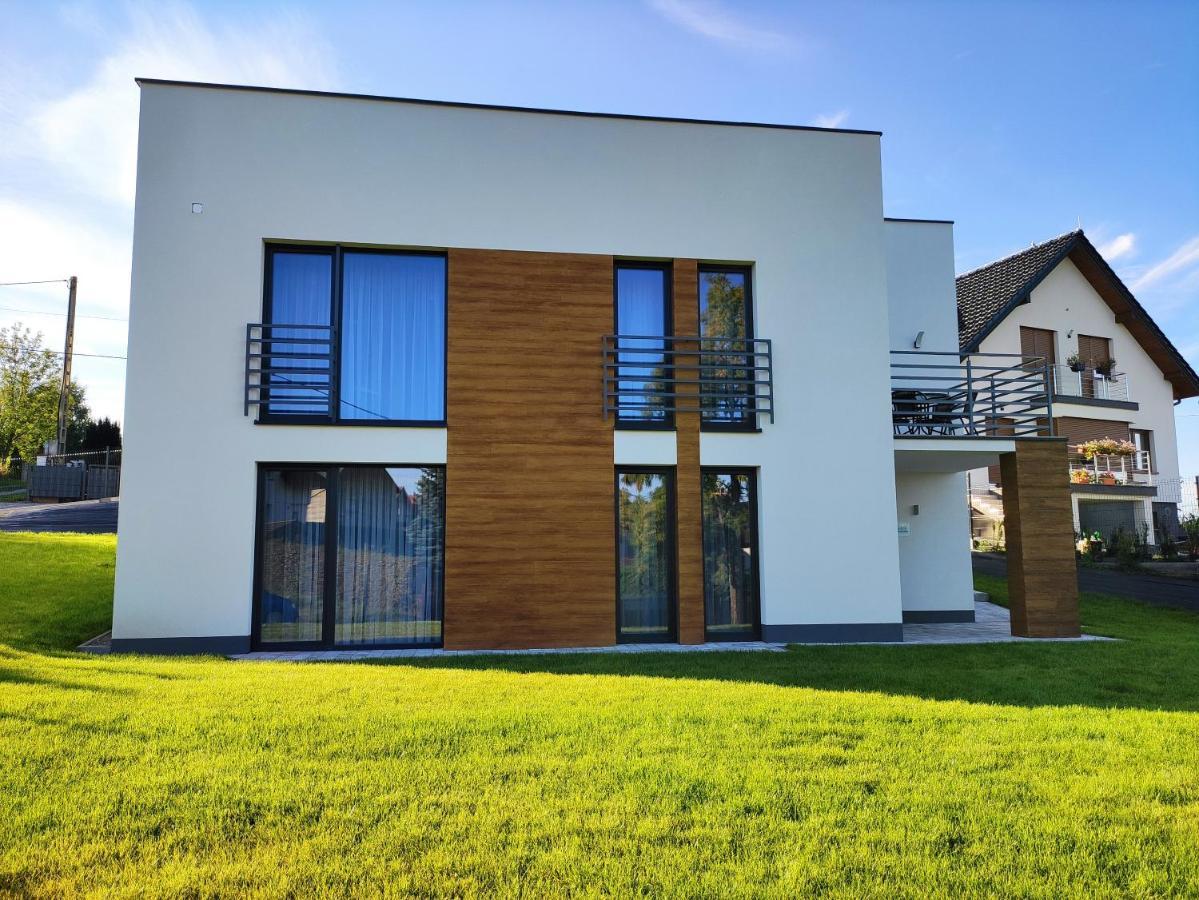 Trzy Male Drzewka Apartment Wielka Wies  Bagian luar foto