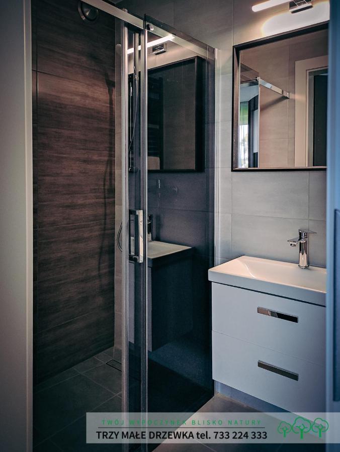 Trzy Male Drzewka Apartment Wielka Wies  Bagian luar foto