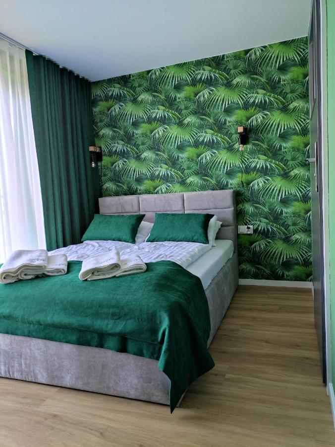 Trzy Male Drzewka Apartment Wielka Wies  Bagian luar foto
