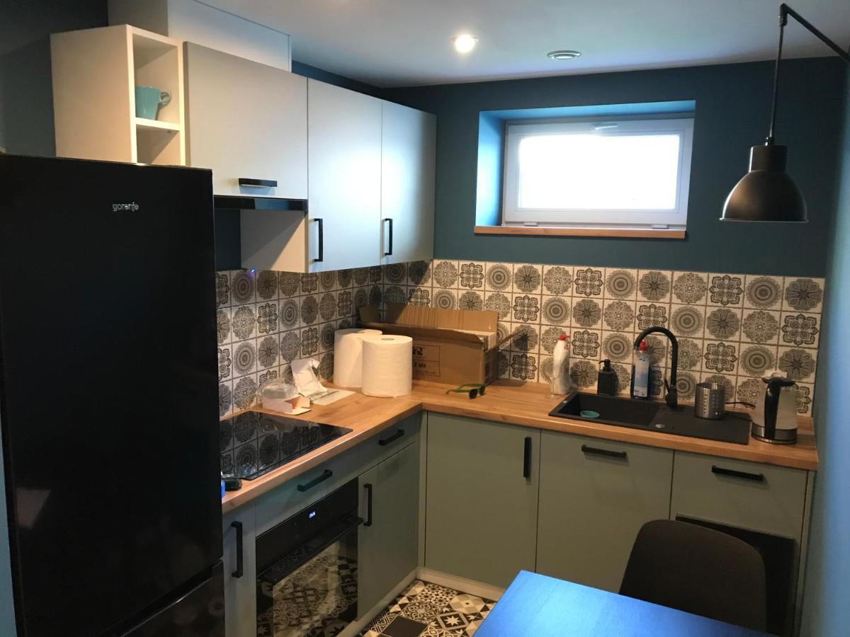 Trzy Male Drzewka Apartment Wielka Wies  Bagian luar foto